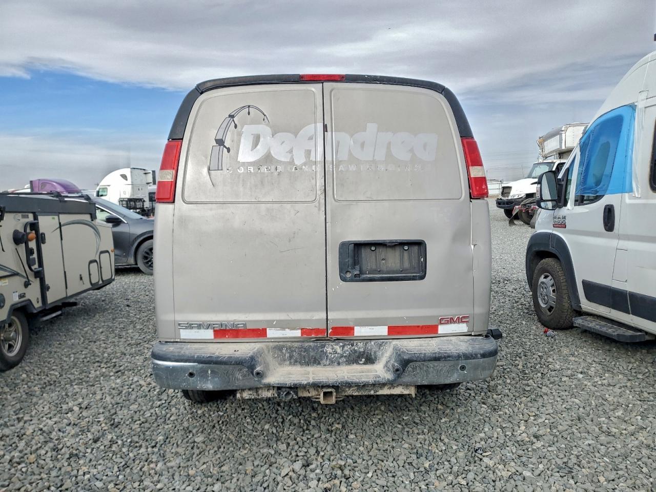 2015 GMC Savana