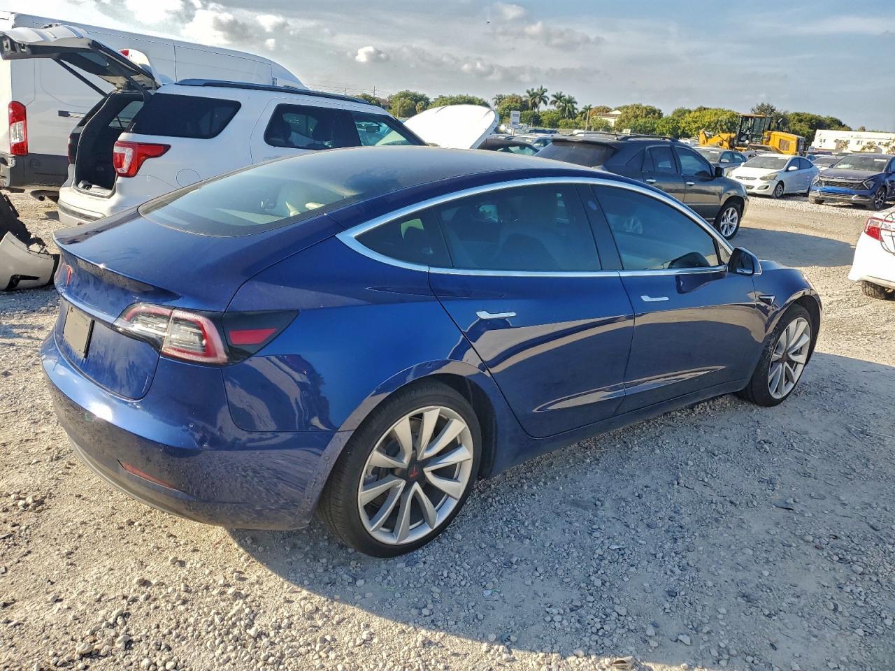 2019 TESLA MODEL 3