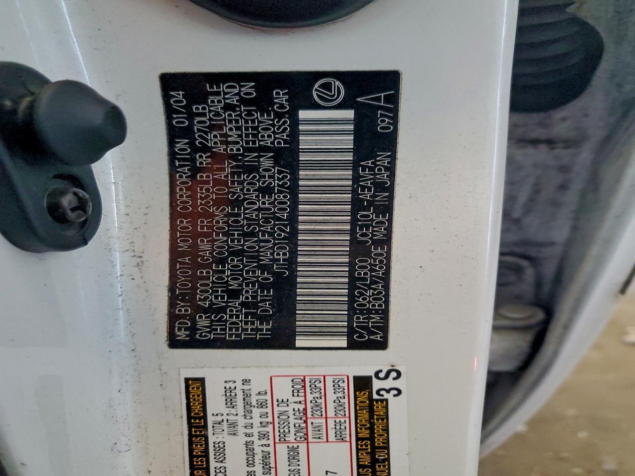 2004 LEXUS IS 300