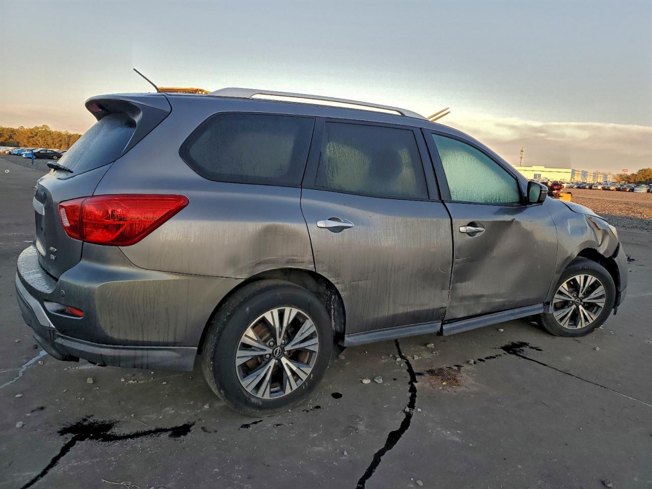 2017 NISSAN PATHFINDER