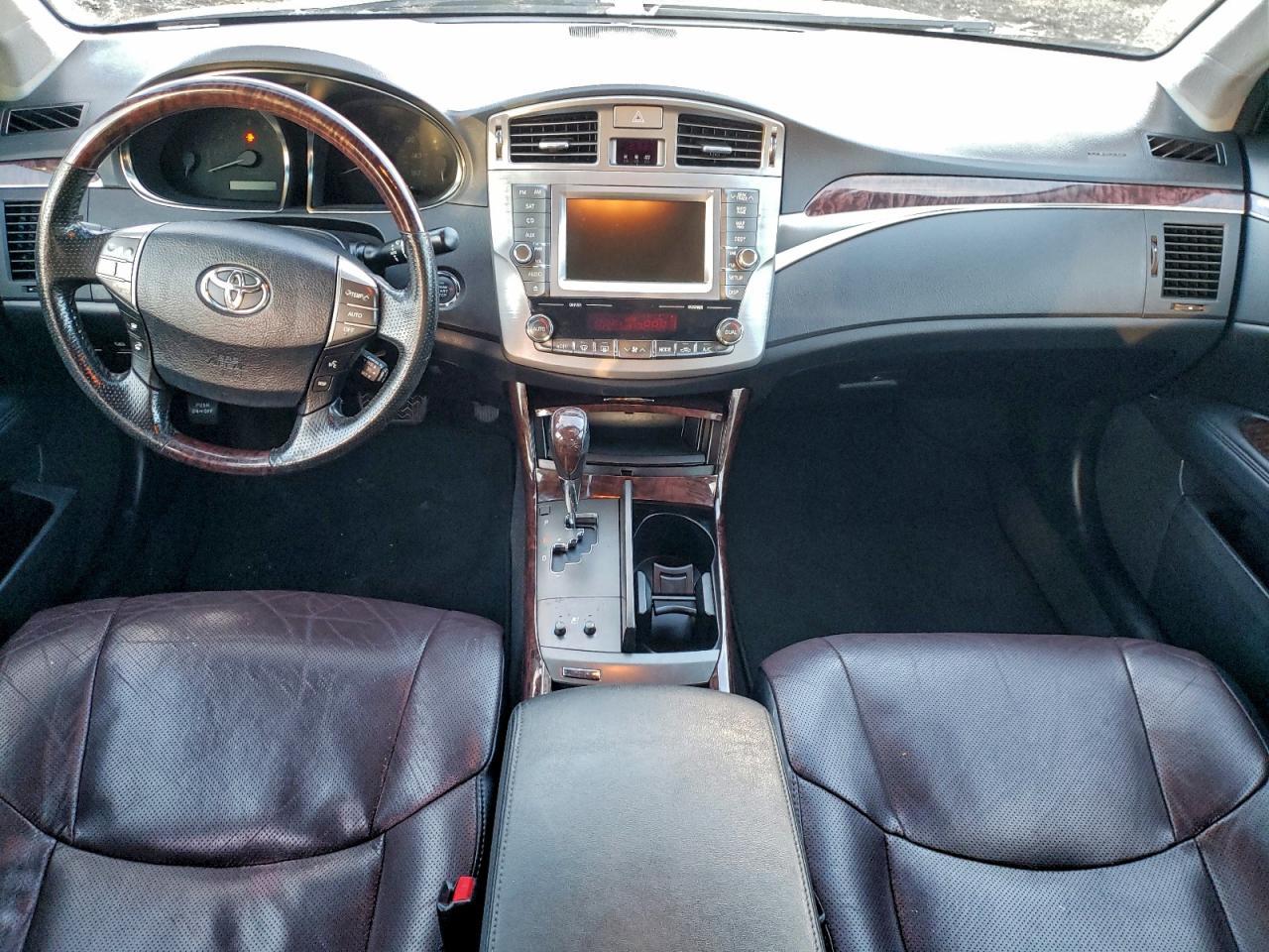 2011 TOYOTA Avalon