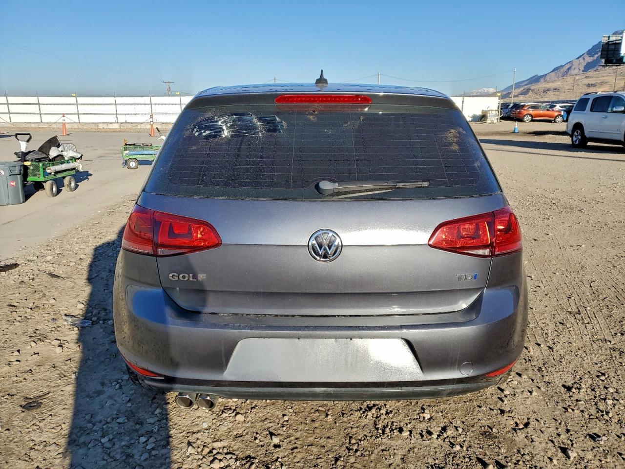 2015 VOLKSWAGEN GOLF