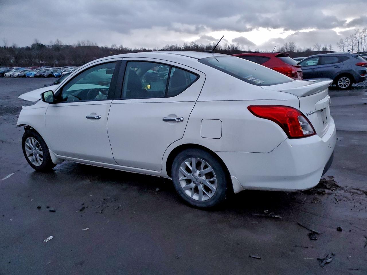2017 NISSAN VERSA