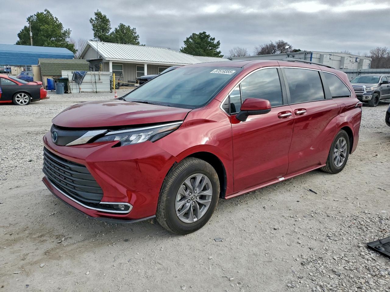 2024 TOYOTA SIENNA