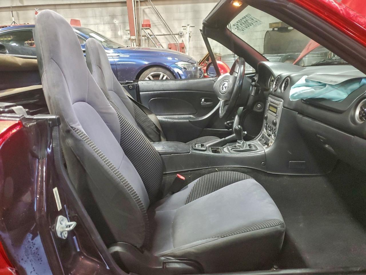 2005 MAZDA MX-5 Miata