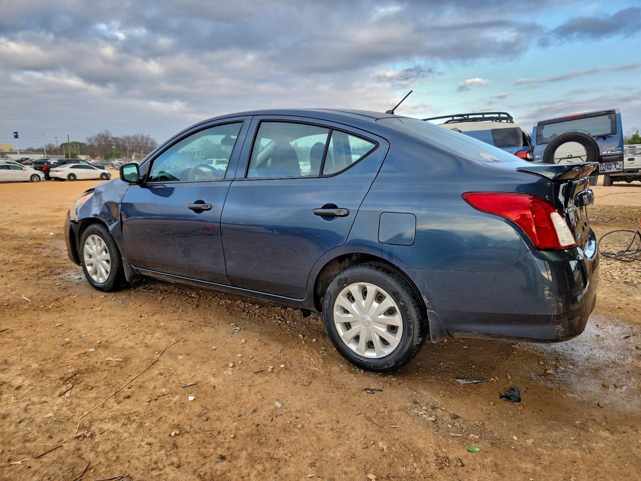 2016 NISSAN VERSA