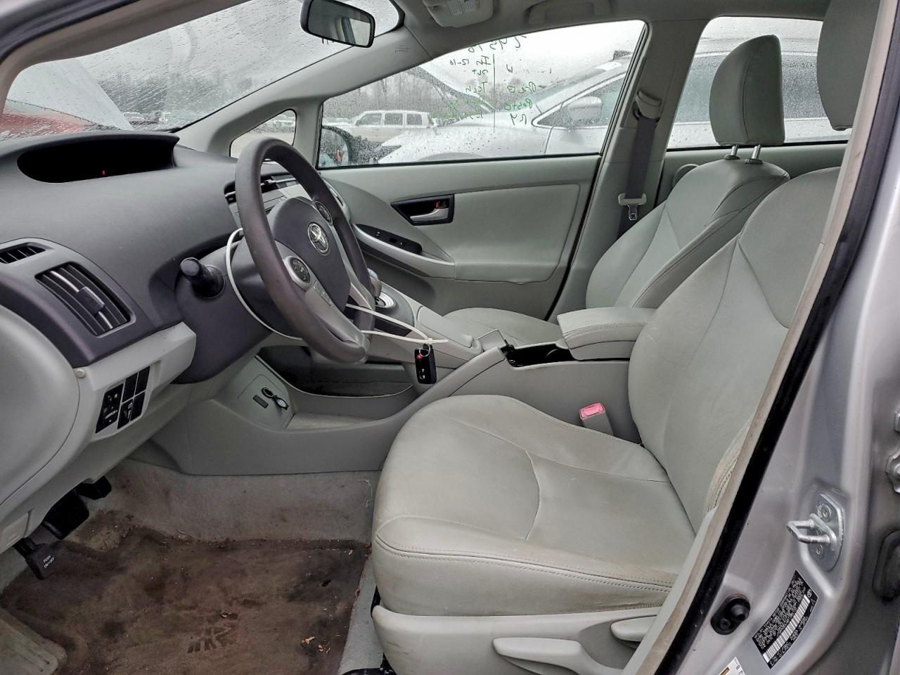 2011 TOYOTA PRIUS