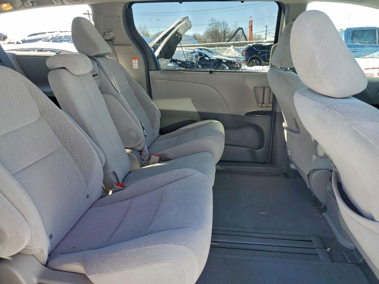 2015 TOYOTA SIENNA