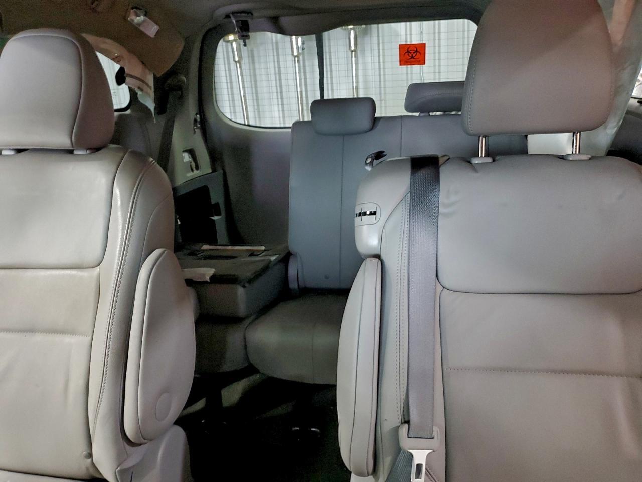 2017 TOYOTA SIENNA