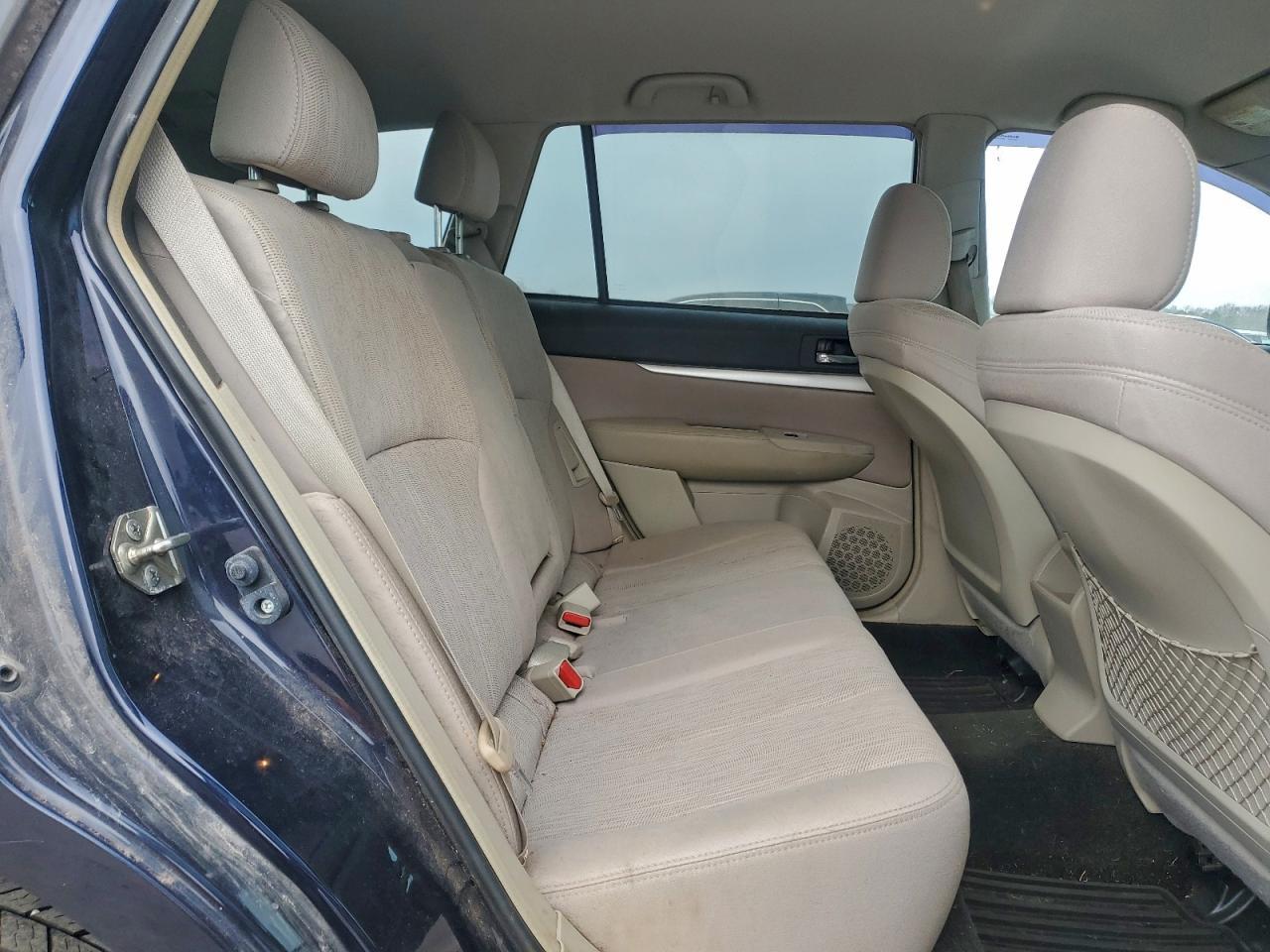 2013 SUBARU Outback
