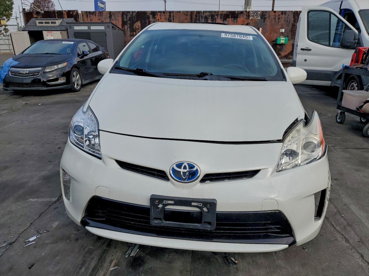 2015 TOYOTA PRIUS