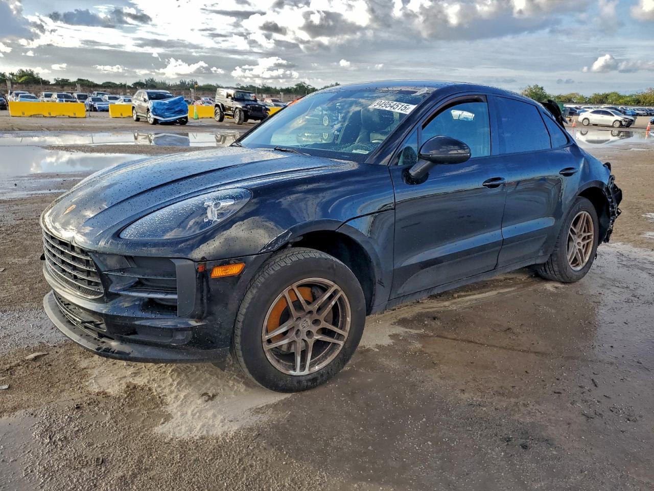 2020 PORSCHE Macan