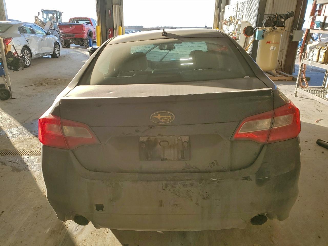2016 SUBARU Legacy