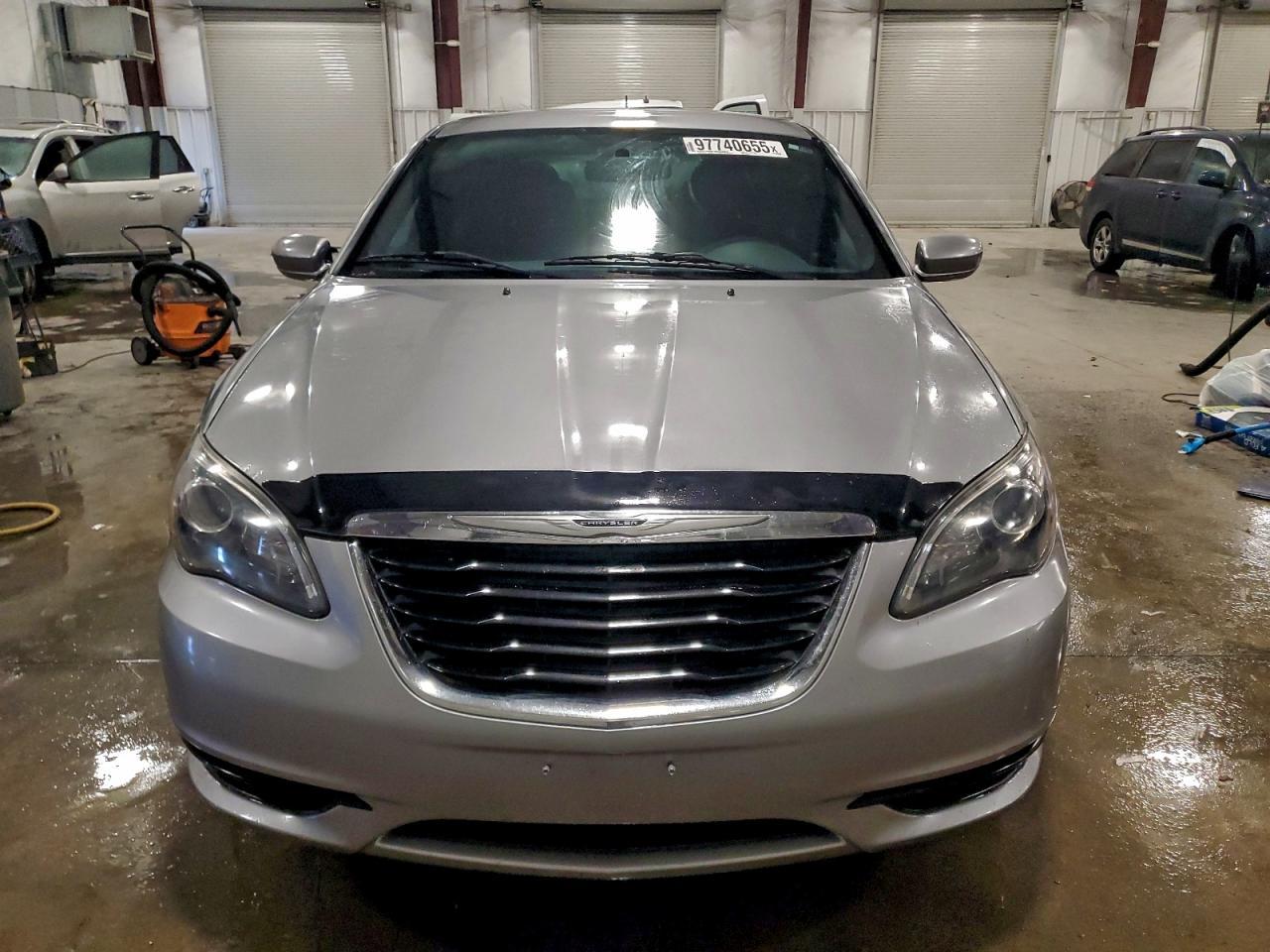 2014 CHRYSLER 200