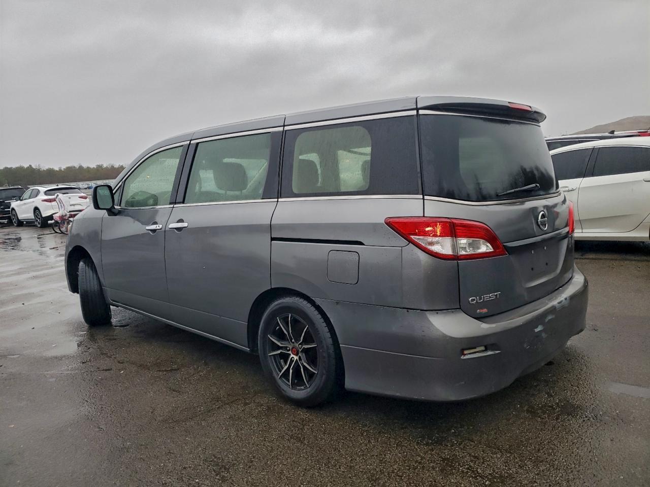 2016 NISSAN Quest