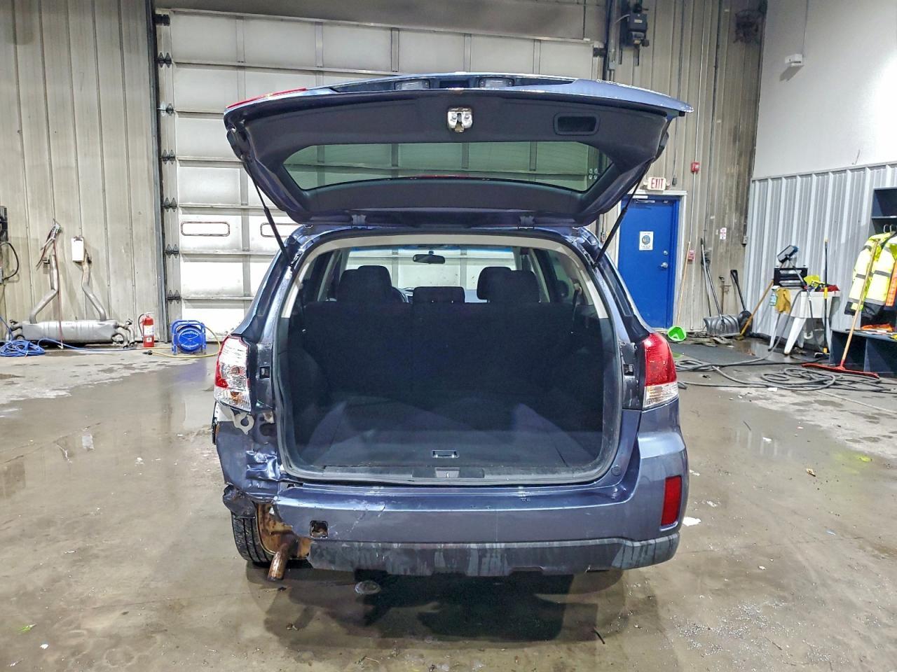 2014 SUBARU Outback
