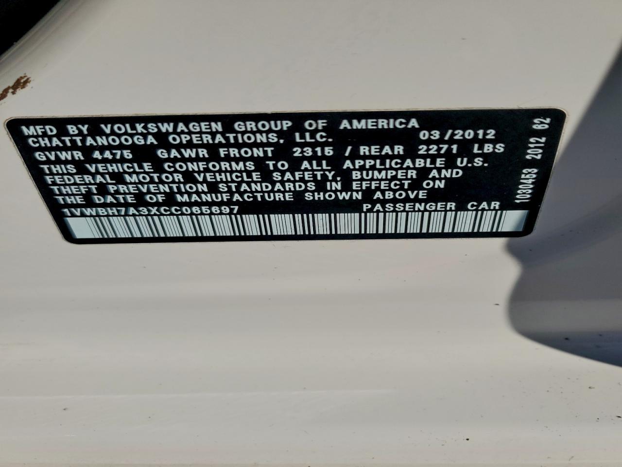 2012 VOLKSWAGEN Passat