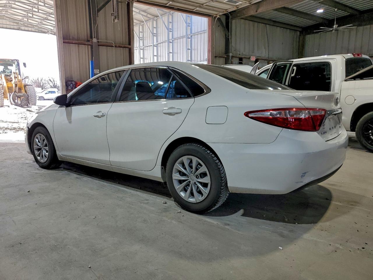 2015 TOYOTA CAMRY