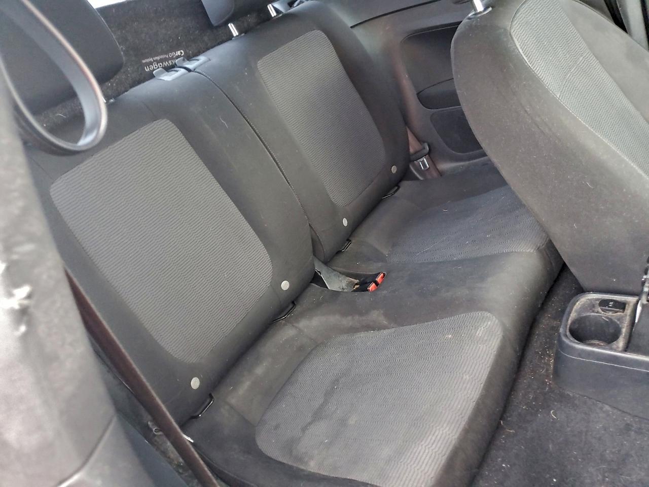 2016 VOLKSWAGEN Beetle