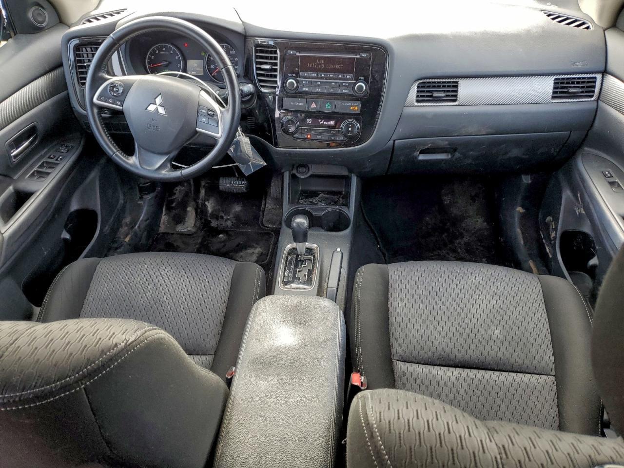 2015 MITSUBISHI outlander