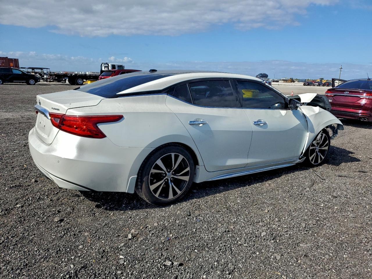2018 NISSAN Maxima