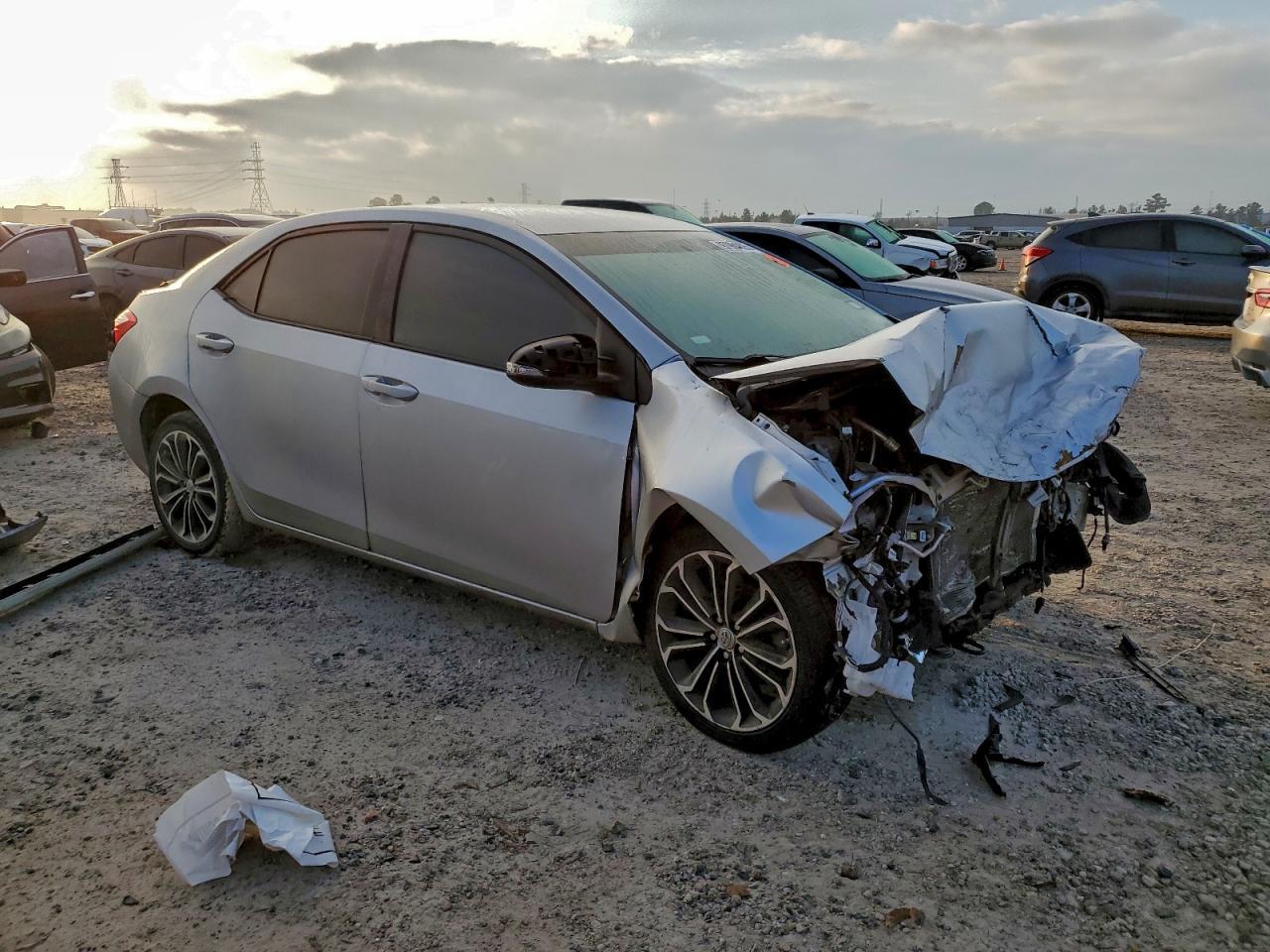 2016 TOYOTA COROLLA