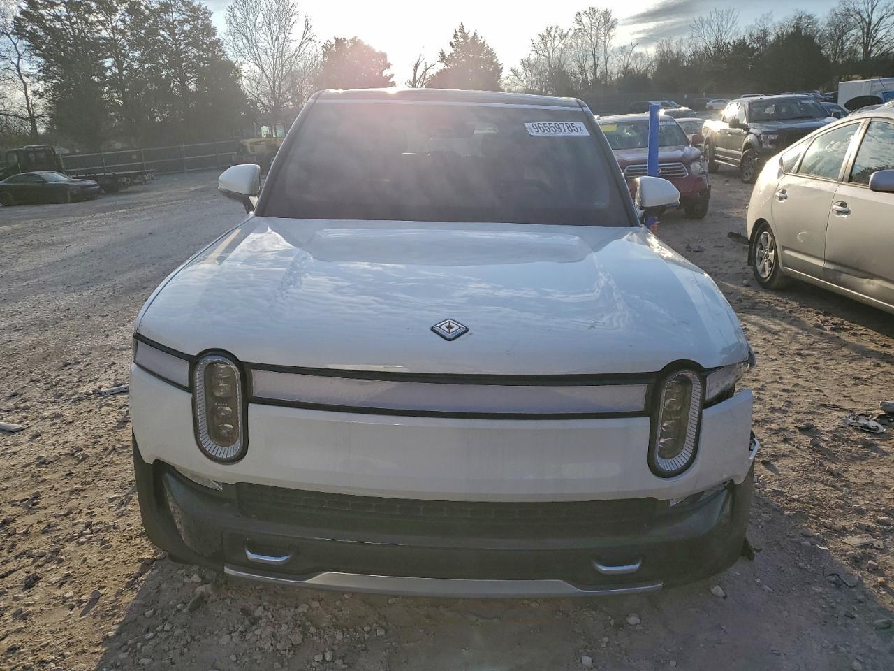 2023 RIVIAN R1s