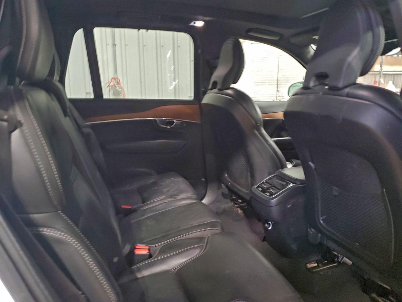 2019 VOLVO XC90
