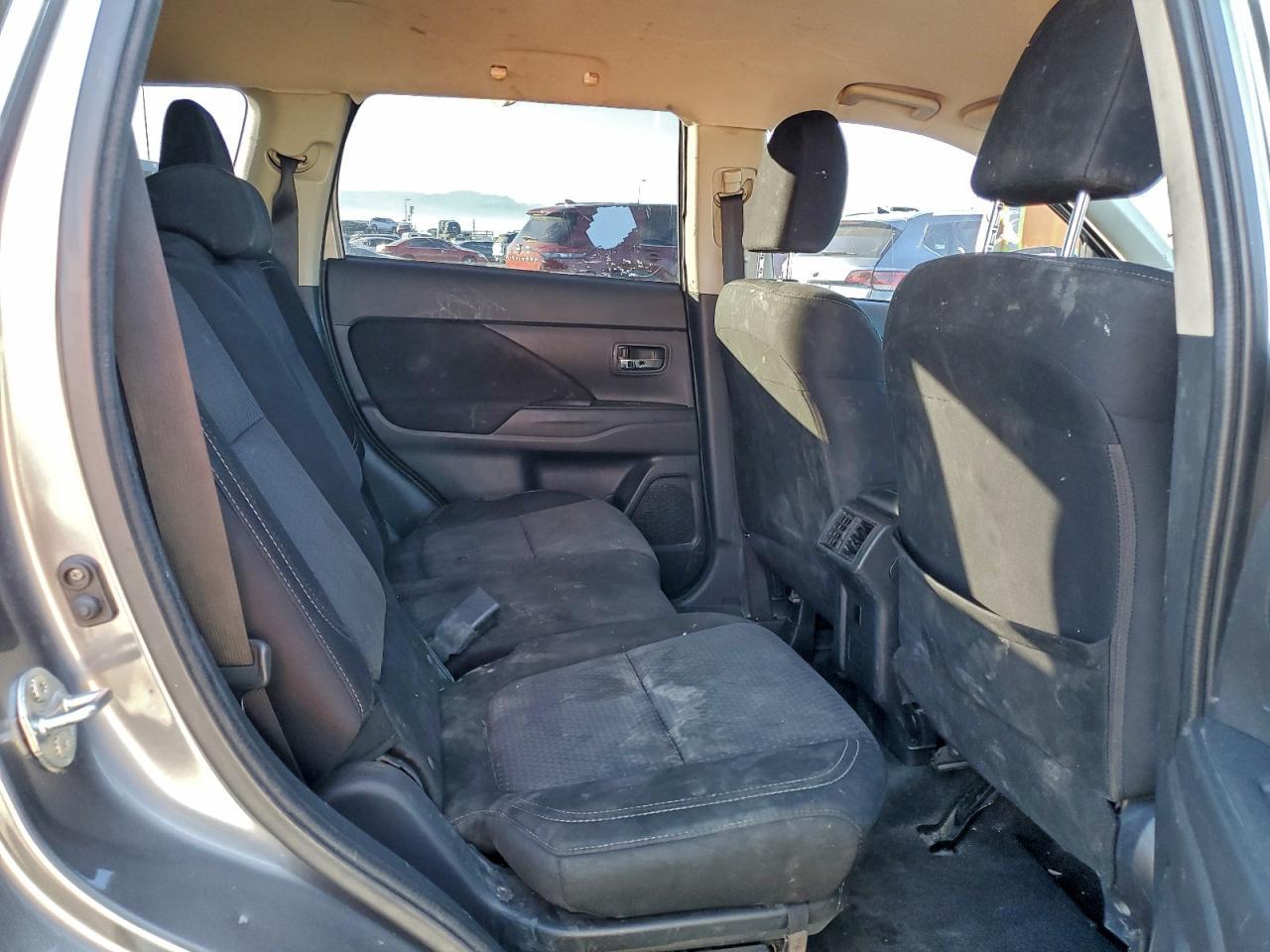 2019 MITSUBISHI outlander