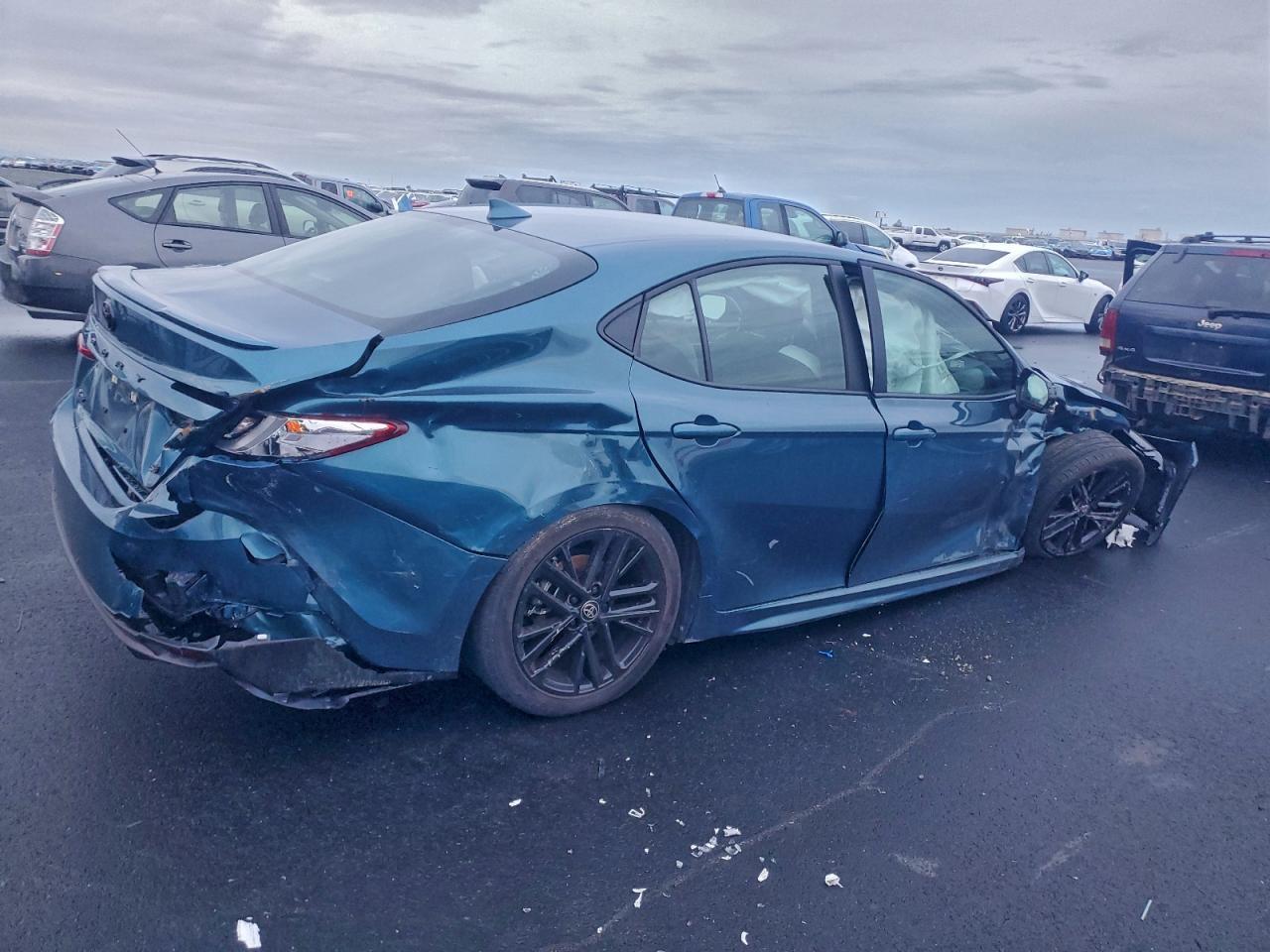 2025 TOYOTA CAMRY