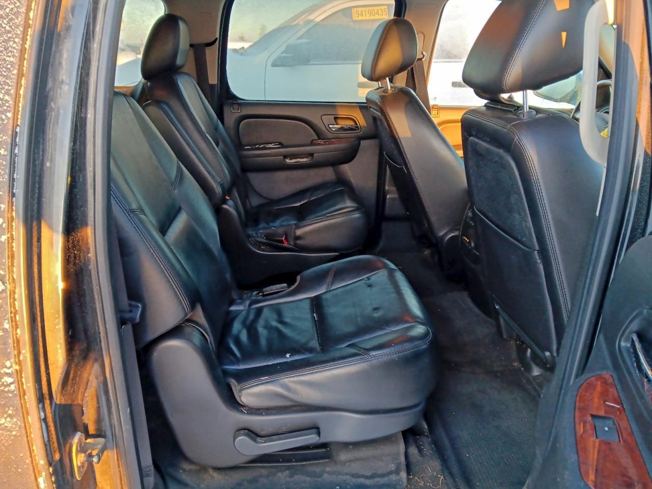 2011 CHEVROLET Suburban