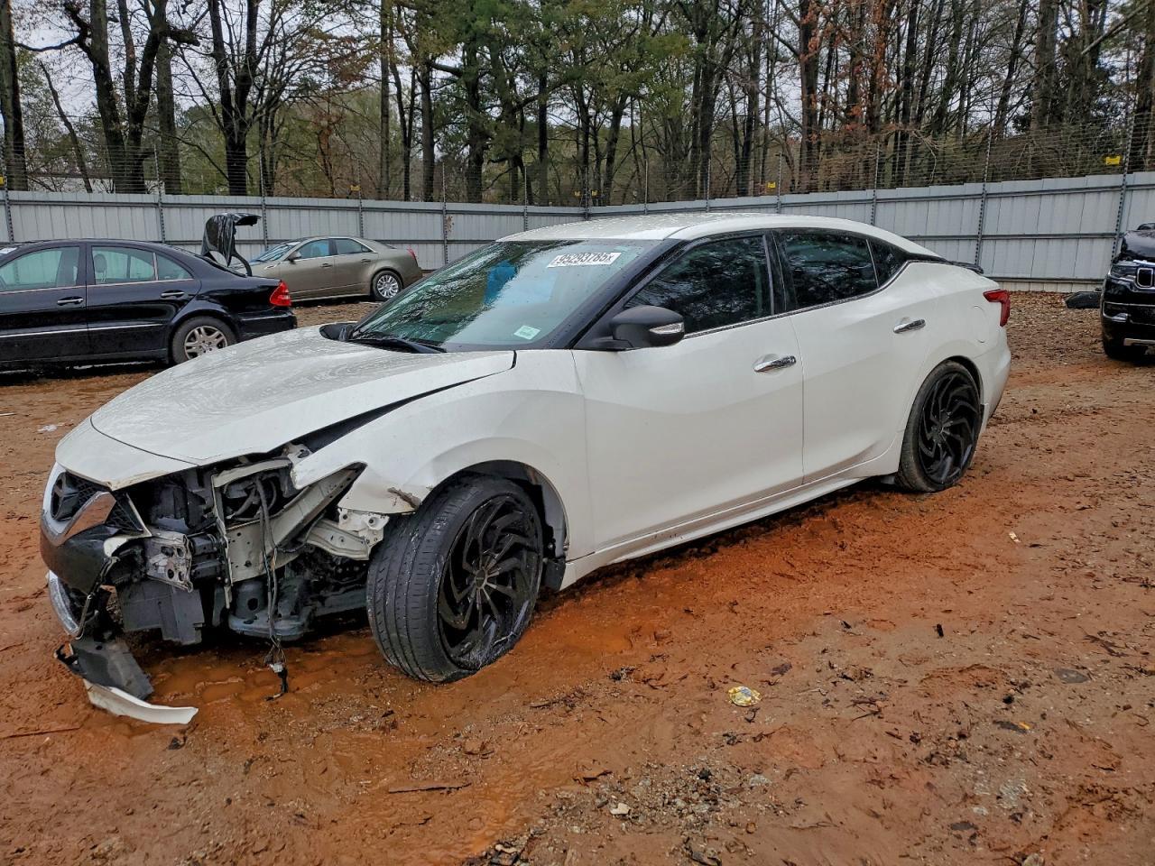 2017 NISSAN Maxima