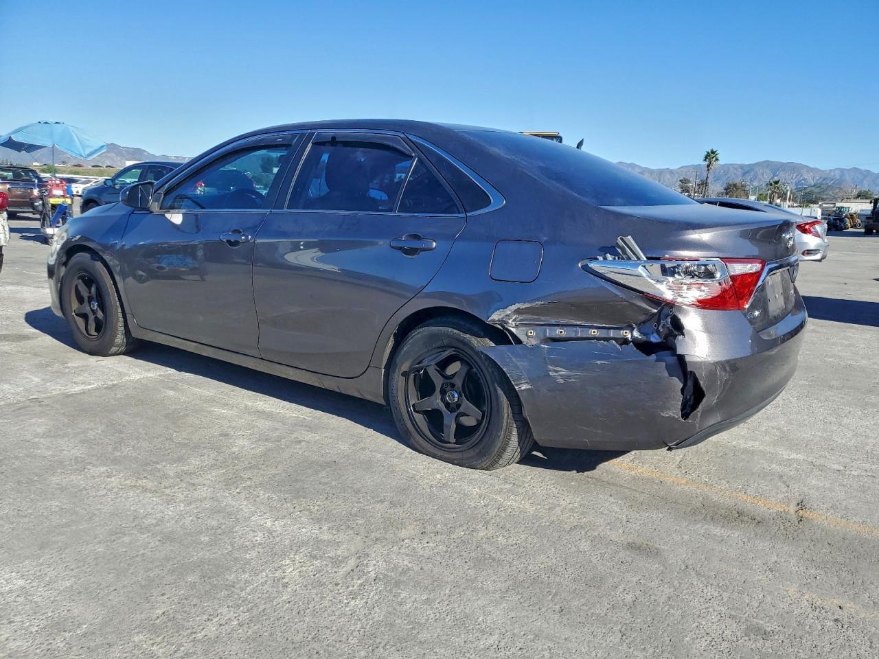 2016 TOYOTA CAMRY