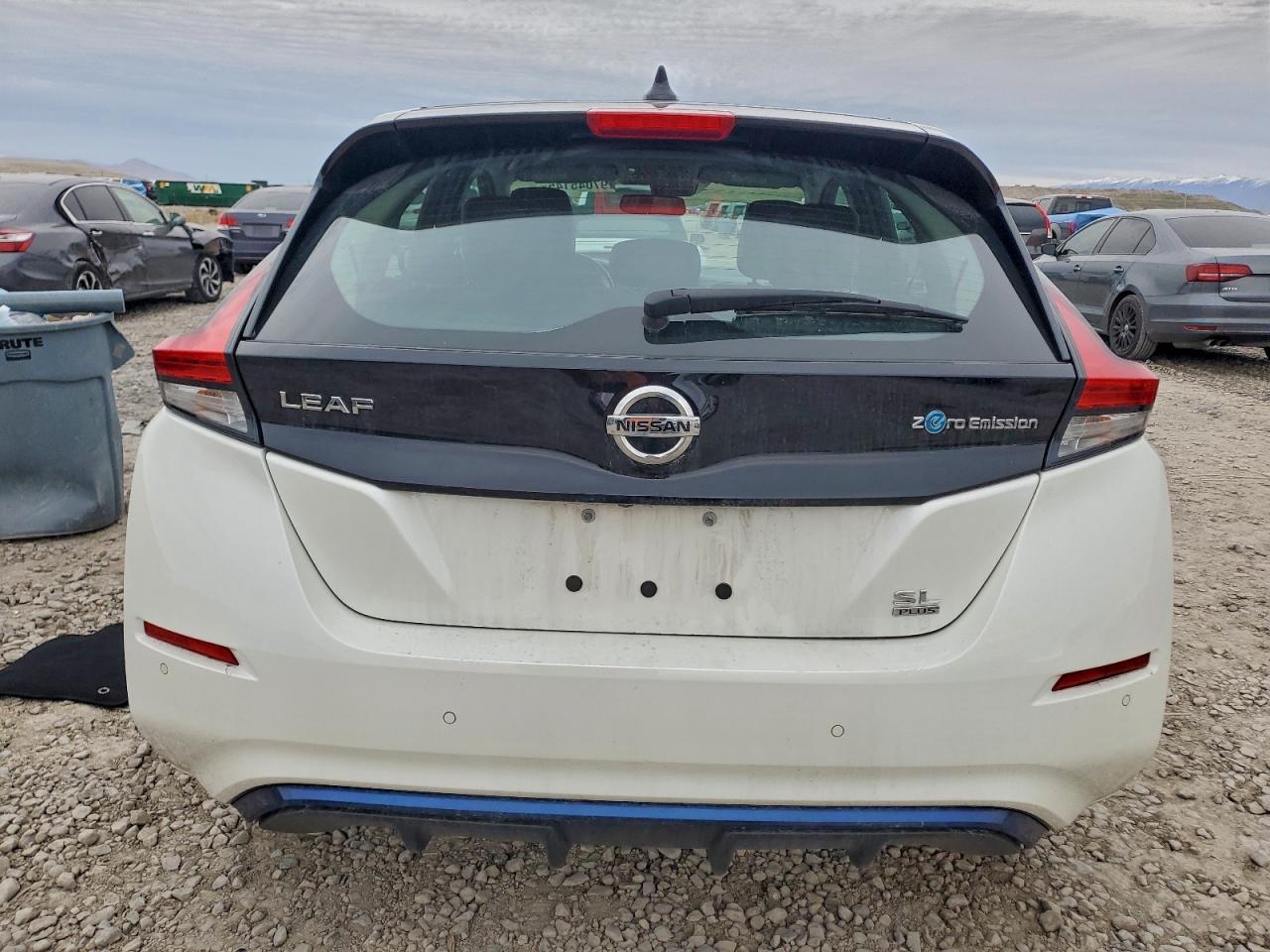 2021 NISSAN LEAF