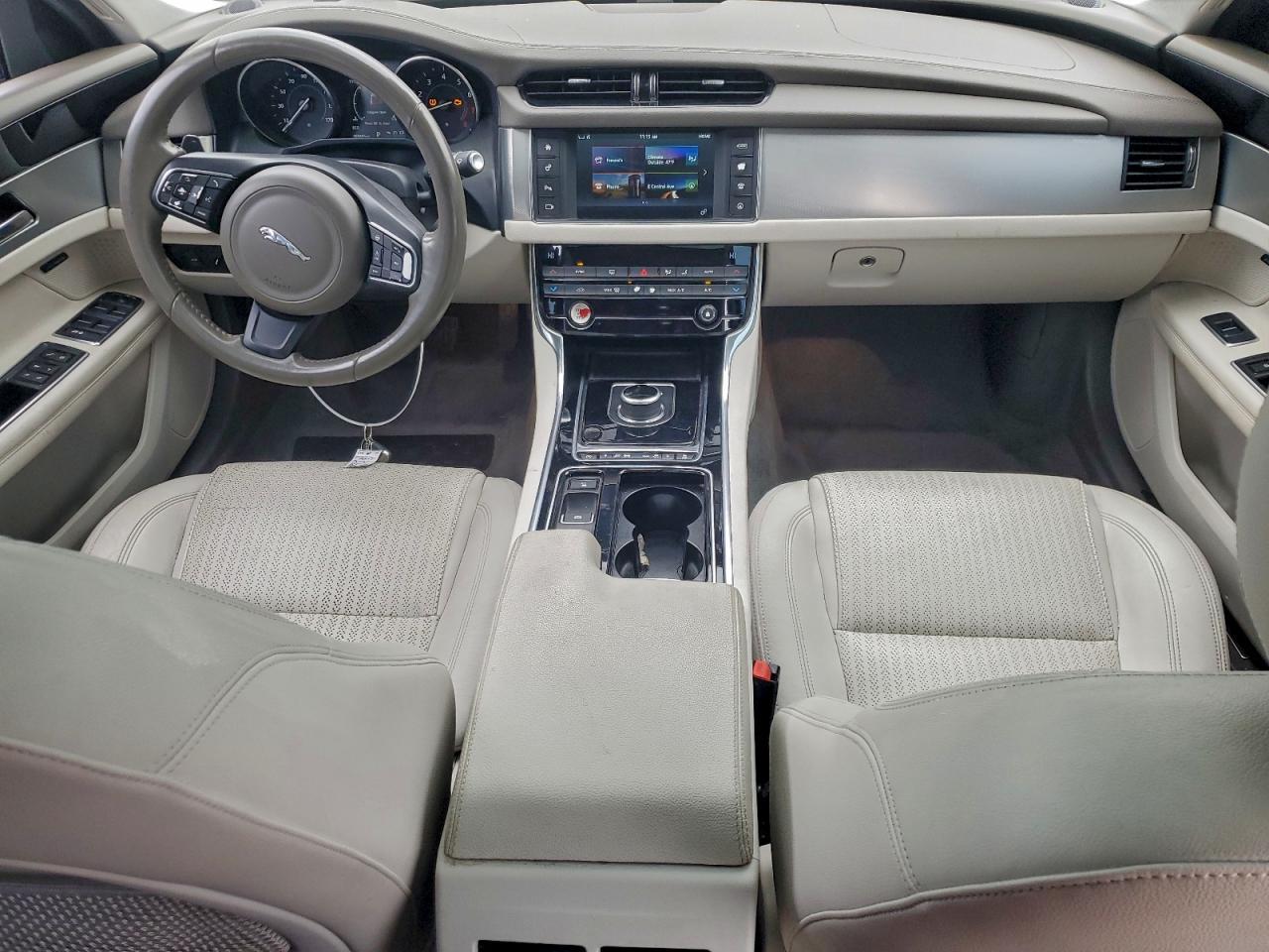 2017 JAGUAR XF