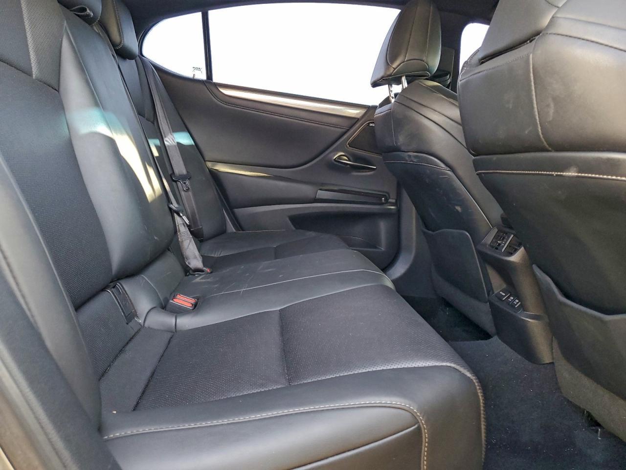 2019 LEXUS ES 350