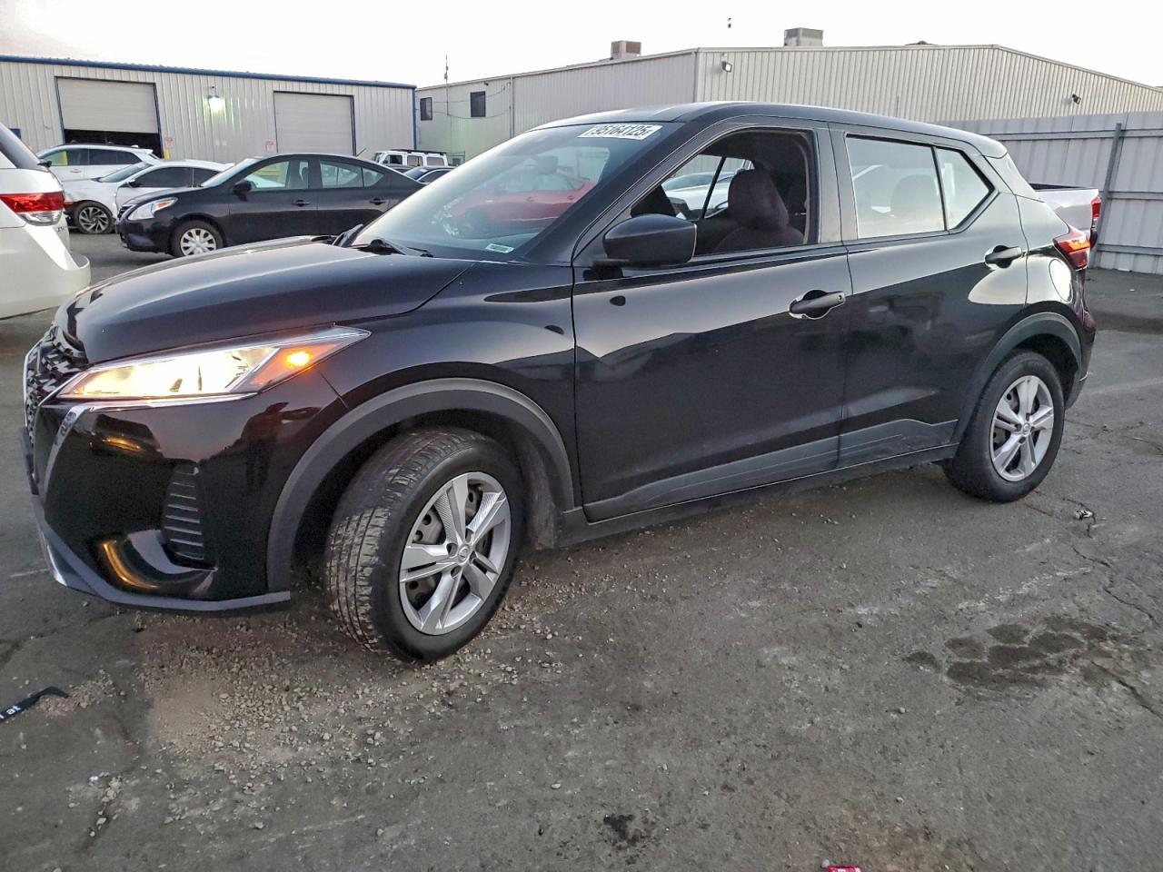 2021 NISSAN KICKS