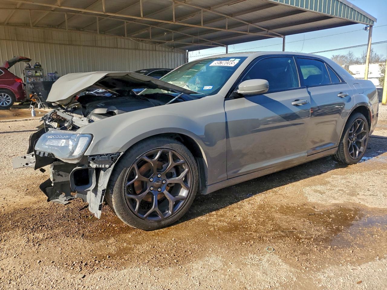 2019 CHRYSLER 300