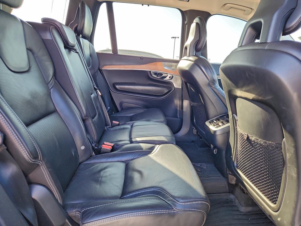 2016 VOLVO XC90