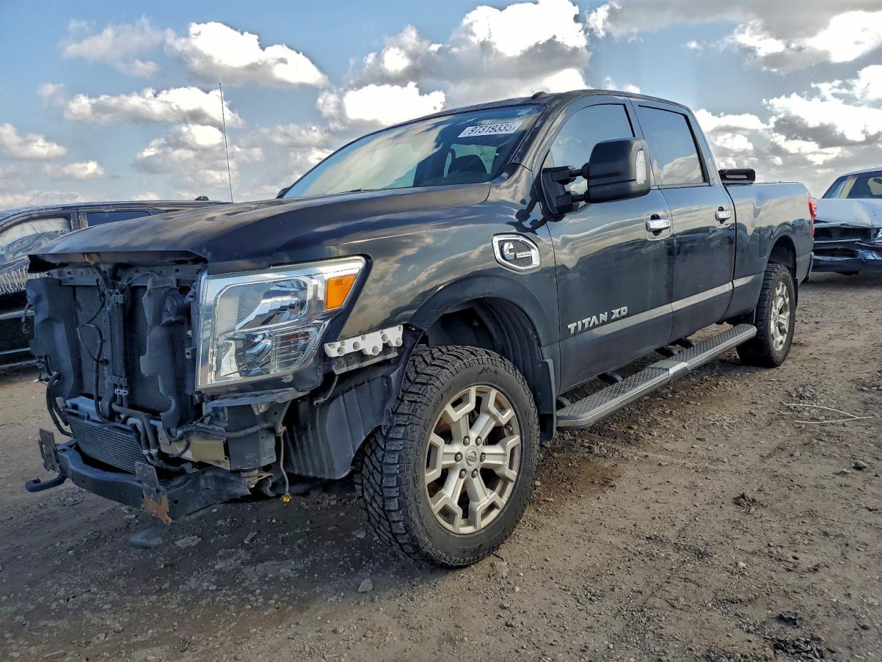 2017 NISSAN Titan
