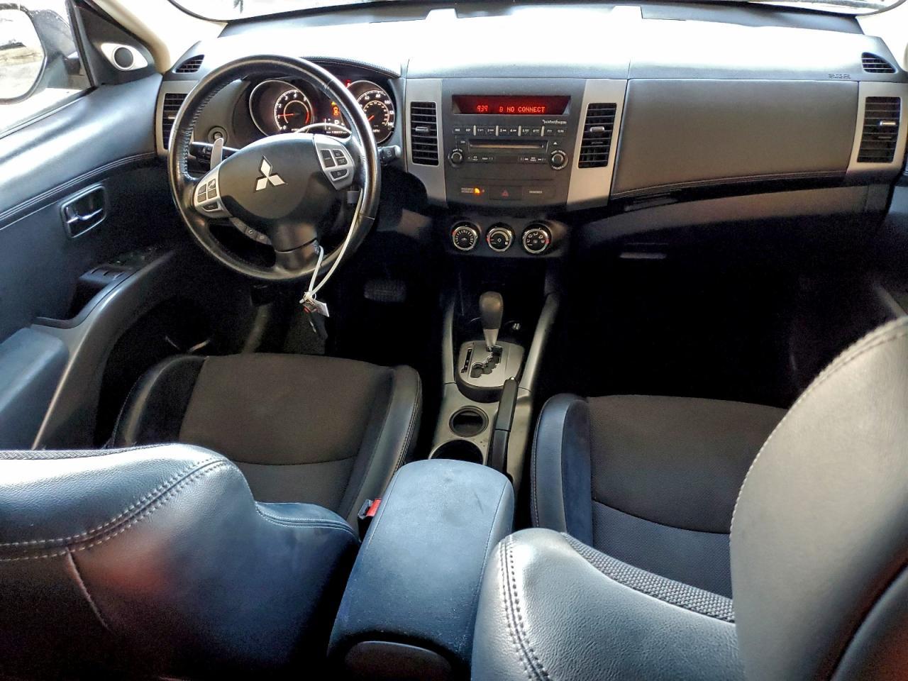 2013 MITSUBISHI outlander