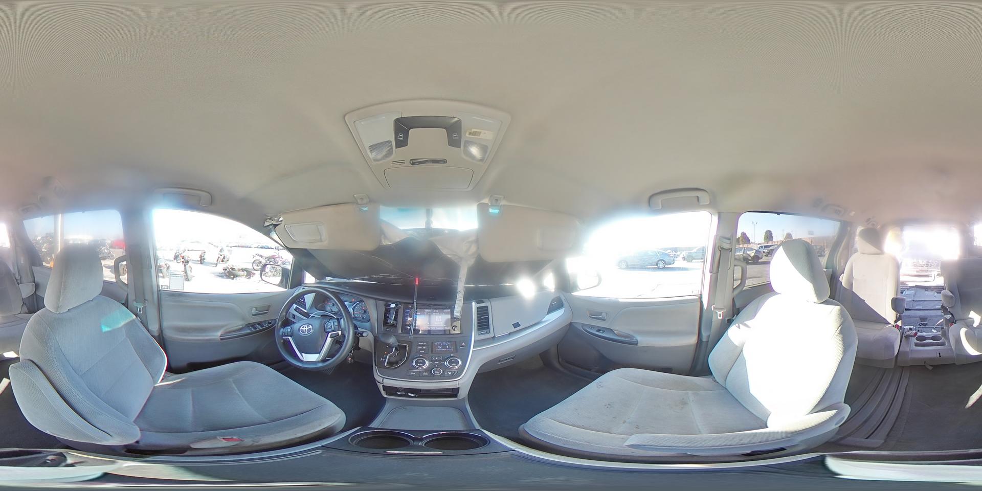 2016 TOYOTA SIENNA