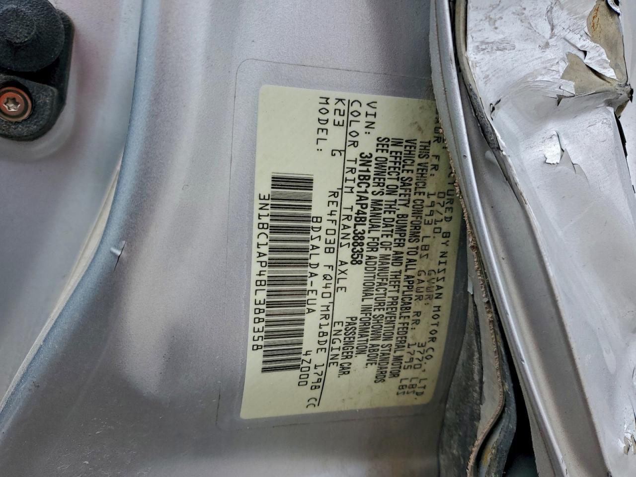 2011 NISSAN VERSA