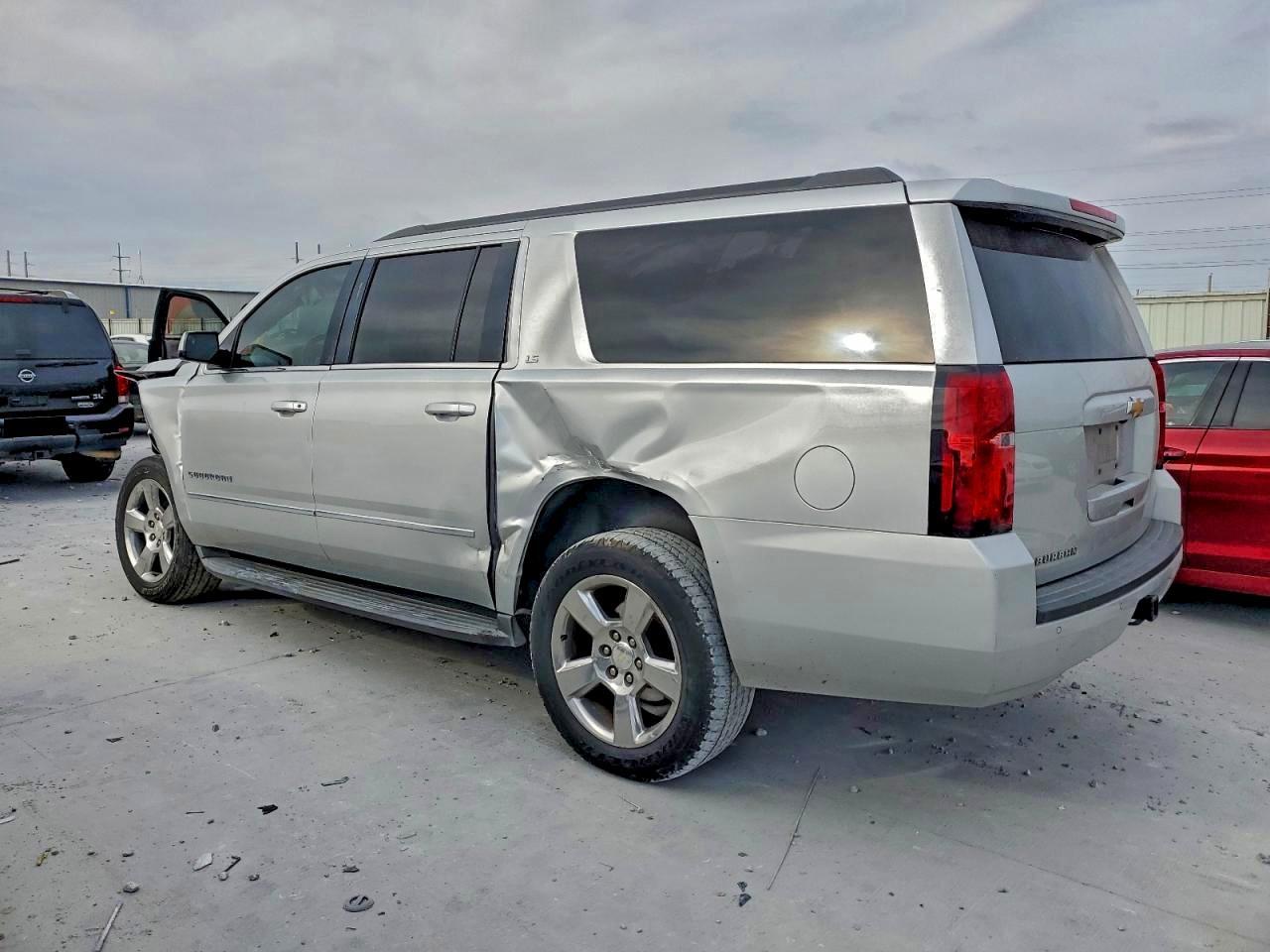 2016 CHEVROLET Suburban