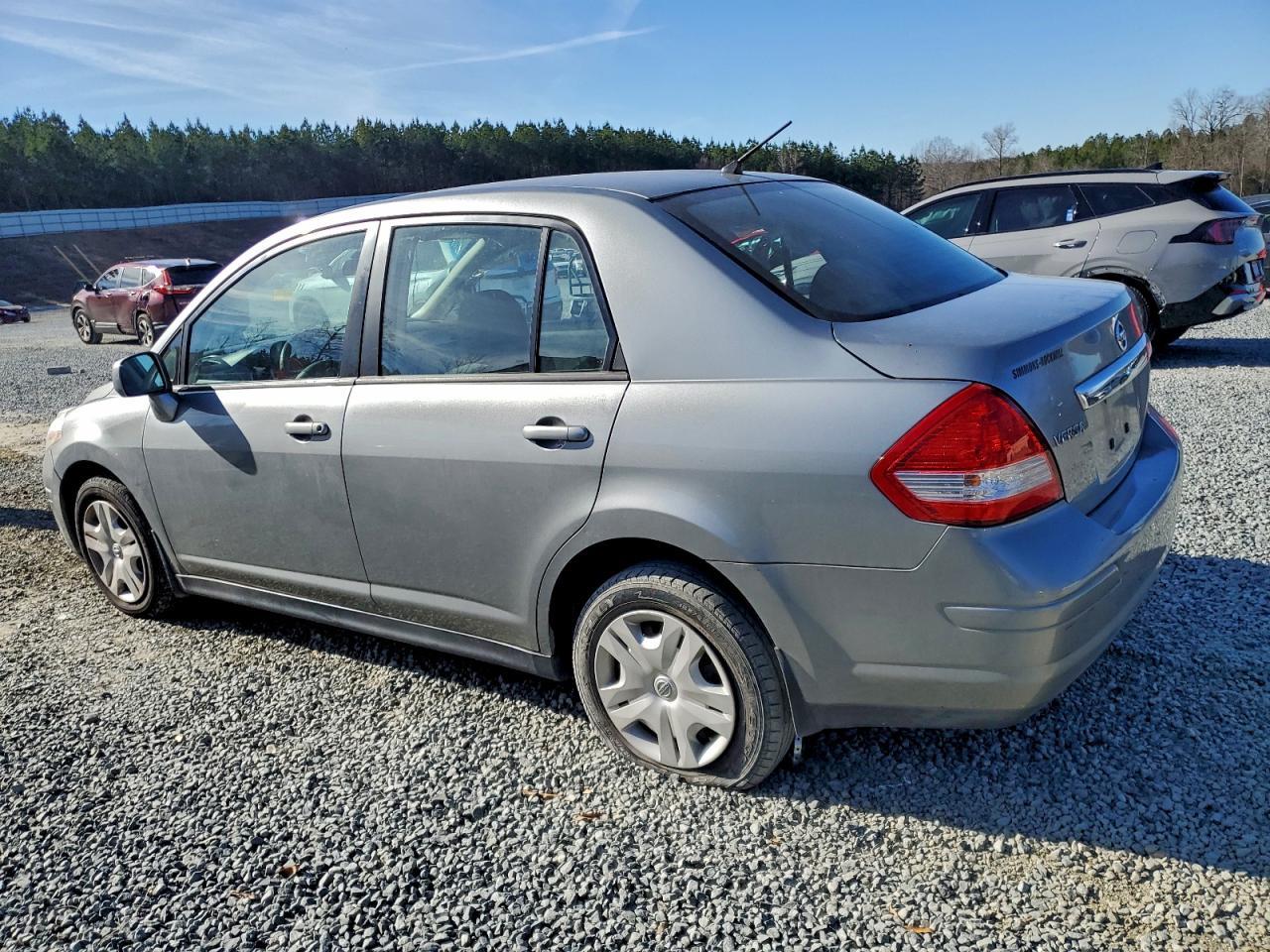 2011 NISSAN VERSA
