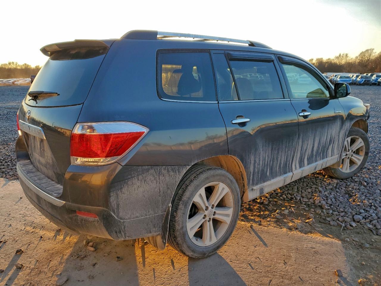 2013 TOYOTA HIGHLANDER