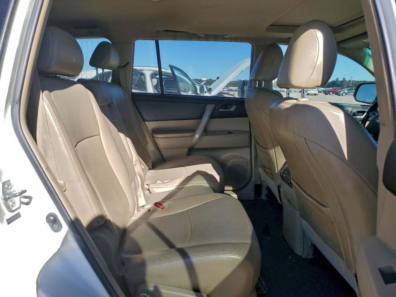 2013 TOYOTA HIGHLANDER
