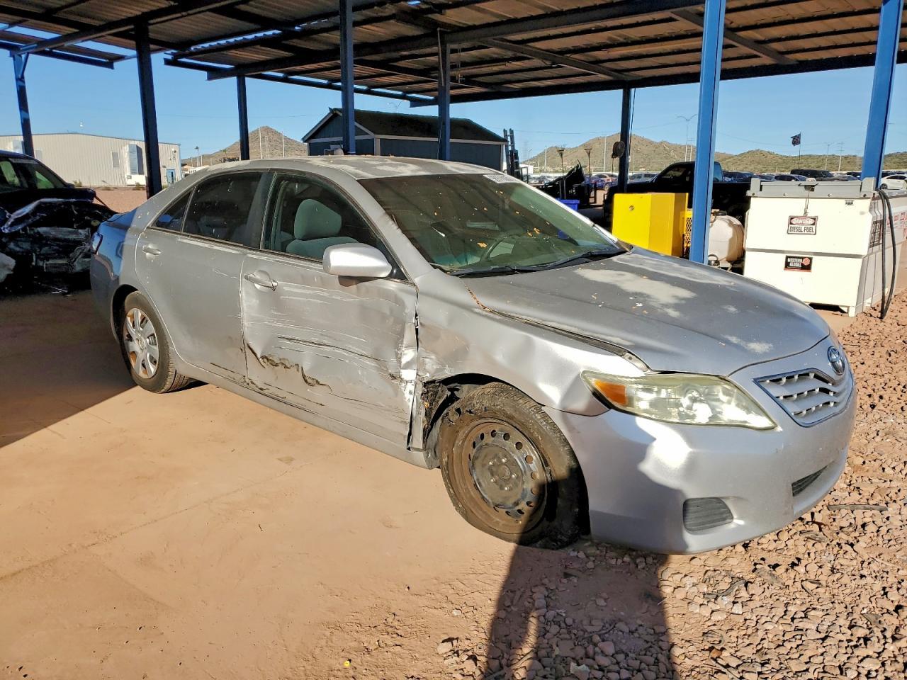 2011 TOYOTA CAMRY