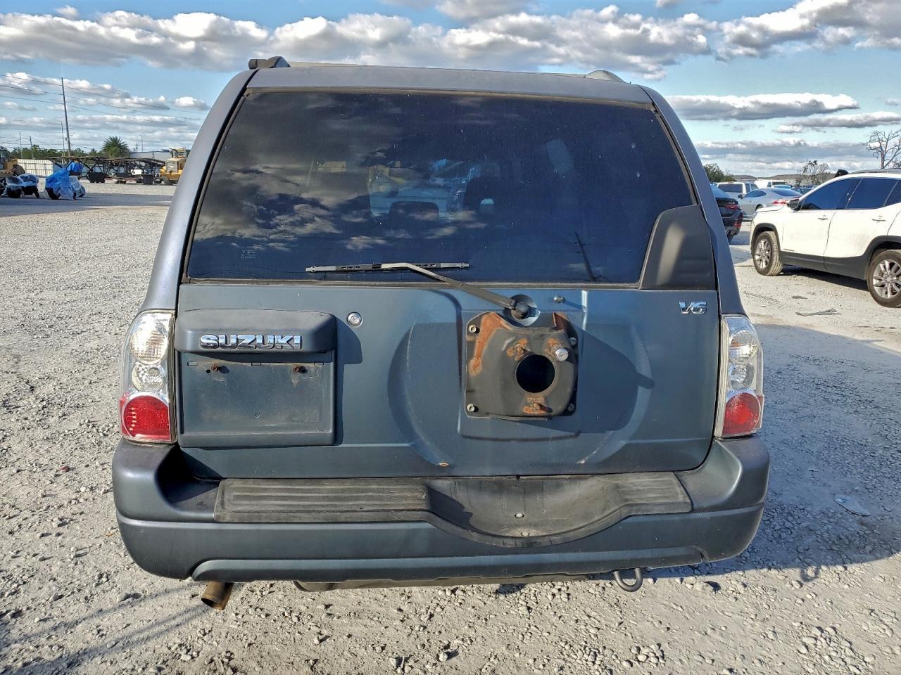 2005 SUZUKI Xl-7