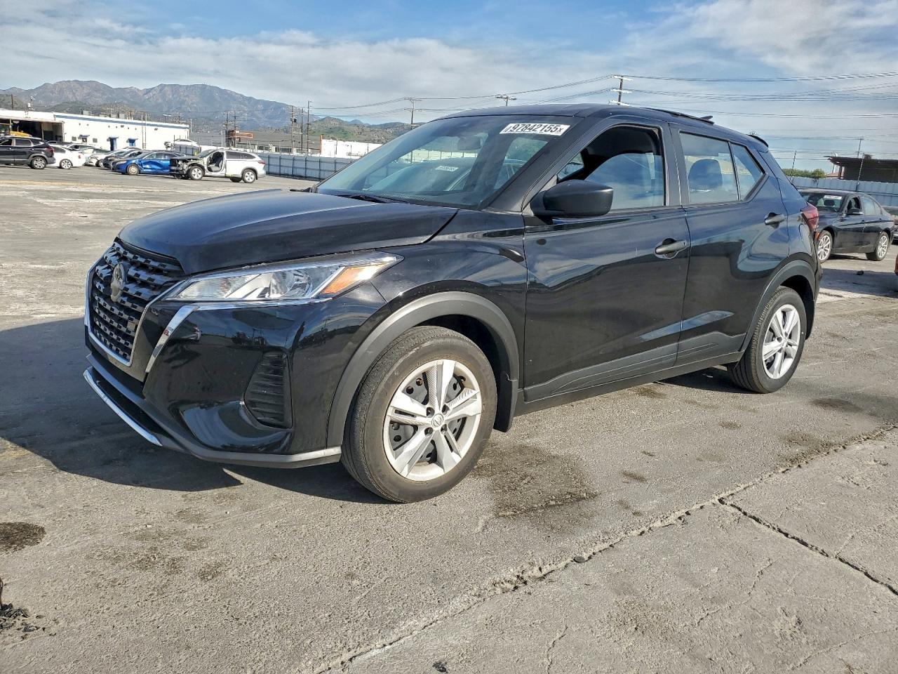 2024 NISSAN KICKS
